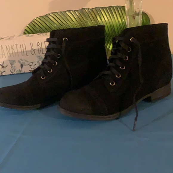 Zigi girl black booties Sz 8, Sz 9, and Sz 9.5 - Picture 4 of 10